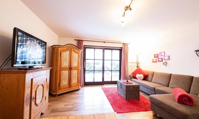 Untergrainau Apartamento | Spacious holiday apartment "Löwenzahn" in a quiet location in the holiday villag