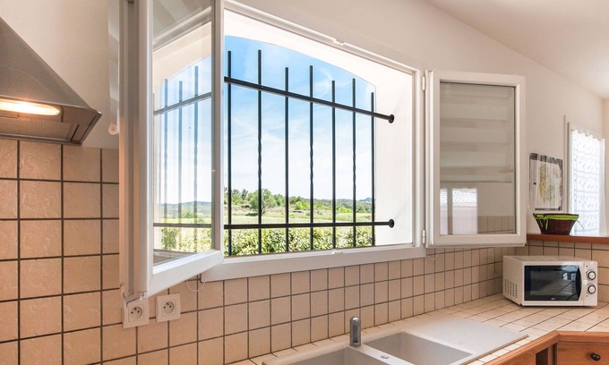 Beaufort Casa | Amplia casa de vacaciones en Aigues vives con piscina privada