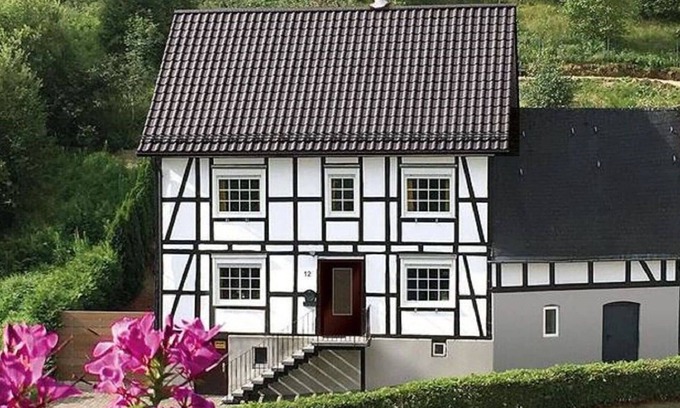 Groenebach Casa | Haus Ruhrquelle con terraza y garaje cerca de Winterberg