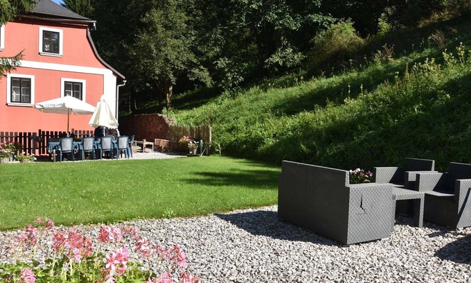 Rudnik u Vrchlabi Casa | Espaciosa casa de vacaciones en Rudnik con piscina privada