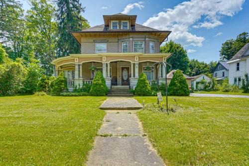 Salamanca Casa | Spacious Home 2 Mi to Seneca Allegany Casino!