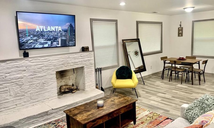 Atlanta Casa | Spacious Home (3BD/2BA) on a Hill near Dwntwn ATL