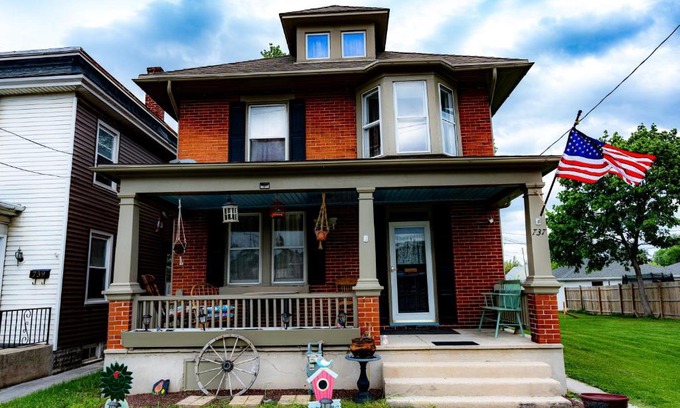 York Apartamento | Spacious Home a mile away of York expo center