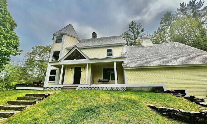South Londonderry Casa | Spacious home Featuring a hot tub, fire pit, fireplace and more!