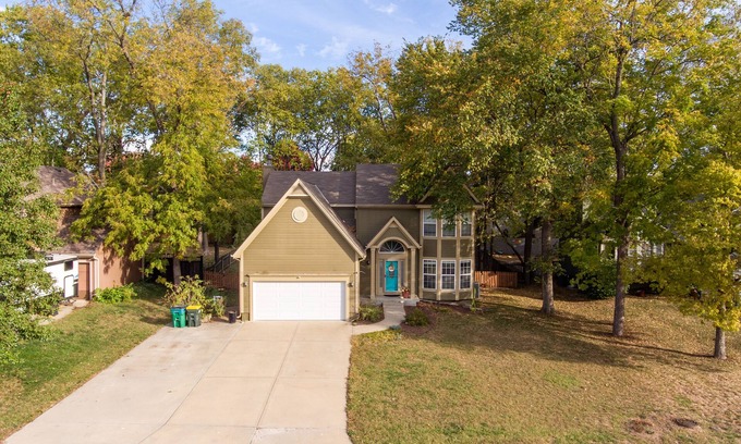 New Century Casa | Spacious home for family fun or groups. - No cleaning fee -