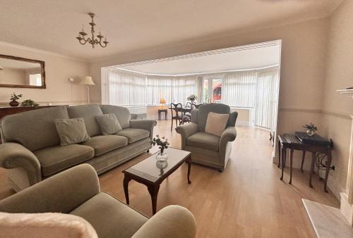 Newton Aycliffe Casa | Spacious Home for Workers & Families - Quiet area