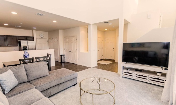 Limberlost Casa | Spacious Home in Great Location