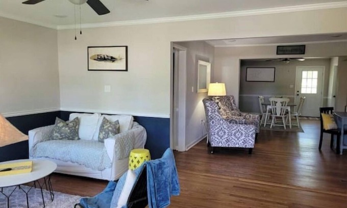 Newnan Casa | Spacious home in Historic Newnan