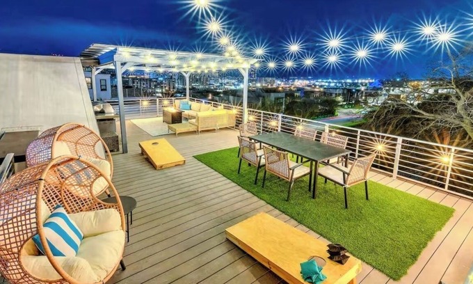 Edgehill Casa | Spacious Home in The Gulch, 14 beds, Skyline Views, best location in Nashville!