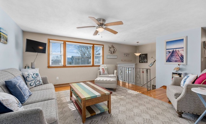 Sandwich Casa | Spacious home just a short distance to Town Neck Beach and the Sandwich Boardwalk