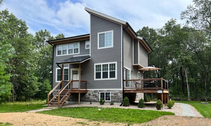 Friendship Casa | Spacious home near Castle Rock Lake!
