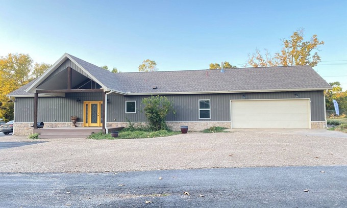 Benton County Casa | Spacious home Near Shopping,Restaurants Parks, Bike Trails & Jiu-Jitsu Academy