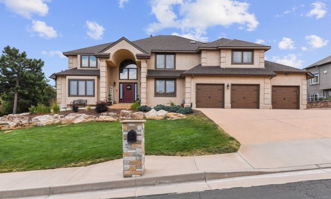 Mountain Shadows Casa | Casa ejecutiva 5bd completamente amueblada en Mountain Shadows con A / C