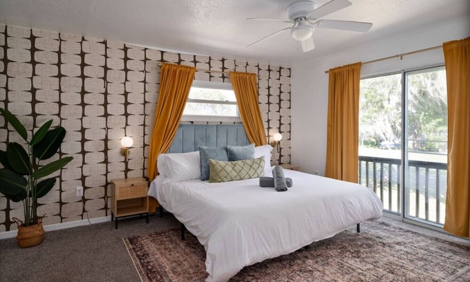 Auburndale Casa | Spacious Home w/Game Room | Near Parks & Dining