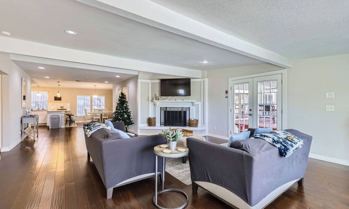 Shearer Hills - Ridgeview Casa | Spacious Home W/ Pool + Game Room / Near Riverwalk & Downtown!