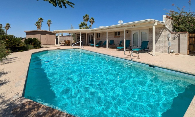 Tucson Casa | Spacious home w/ private pool & optional pool heat, large yard
