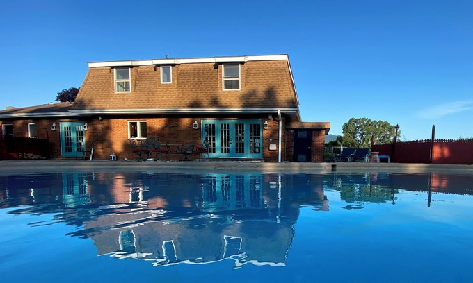 Catskill Casa | Amplia casa y tierra con carácter | Pistas Cercanas | Chimenea | Piscina privada