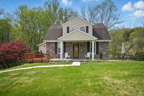 White Hall Casa | Spacious home with great outdoor area
