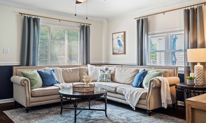 Huron Apartamento | Spacious Home With Hot Tub, Game Room and Near Cedar Point