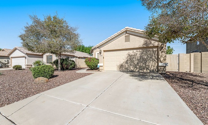 Rancho Mirage Casa | Spacious home with private heated pool with waterfall, putting green & firepit