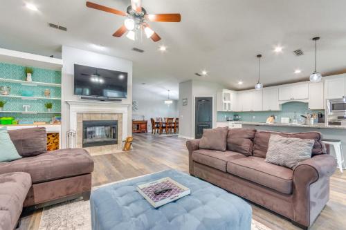 North Northwest Pensacola Casa | Spacious Home with Sunroom, 15 Mi to Pensacola!