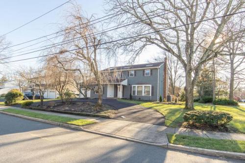 Mattoon Casa | Spacious Home with Theater