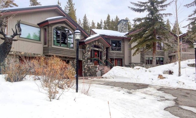 Warrior's Mark West Casa | Luxurious Ski-in/out Home w/ Hot Tub - Sleeps 24