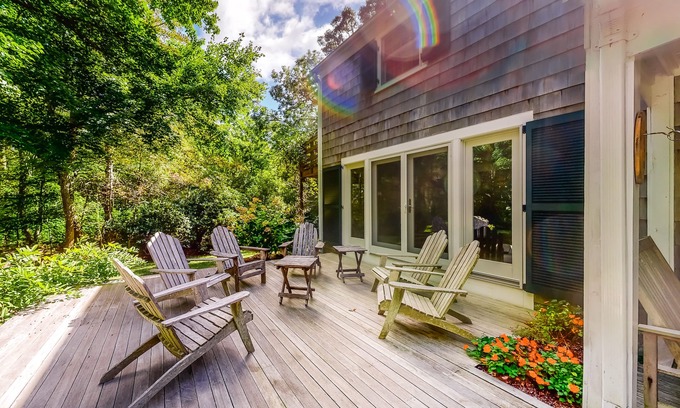 Vineyard Haven Casa | Spacious Home with Beautiful Yard, Deck, Free WiFi, W/D, & Outdoor Shower