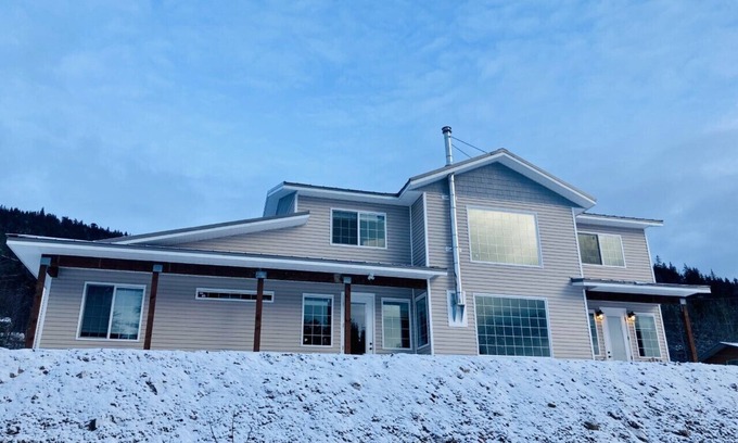 Hoonah Casa | Spacious Hoonah House
