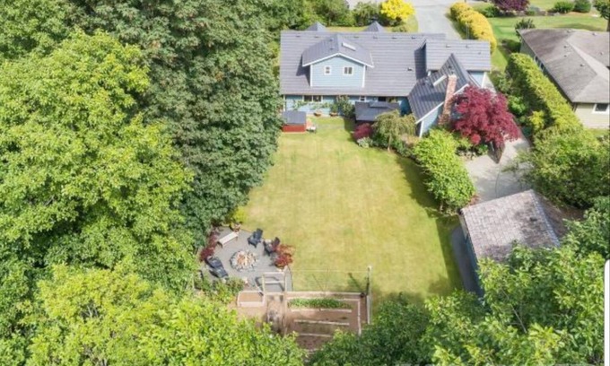 Campbell River Casa | Spacious House 2 Blocks from the Beach