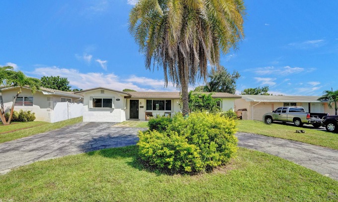 Pembroke Pines Casa | Spacious House 3BD Great Location!