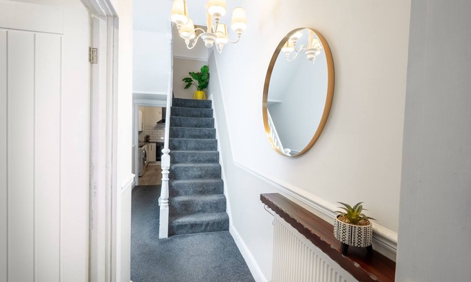 St. Thomas Casa | Spacious House for Big Groups on Danygraig Road