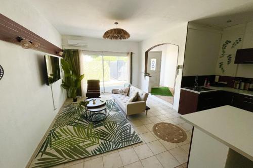 Mauguio Casa | Spacious house for 6 with pool table