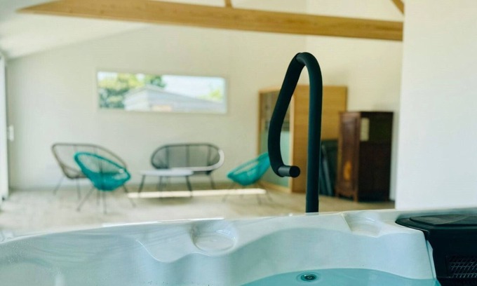 La Roche-sur-Yon Cabaña | Casa rural con spa, sauna y jardín en La Roche-sur-Yon, perfecta para estancias accesibles y familiares.