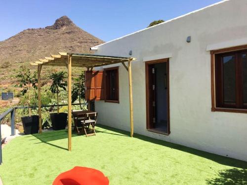 El Madronal Casa | Spacious house in Arona with terrace and garden