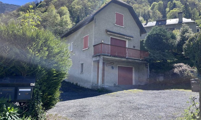 Cauterets Casa | Casa espaciosa en Cauterets: 4 habitaciones, garaje, no mascotas