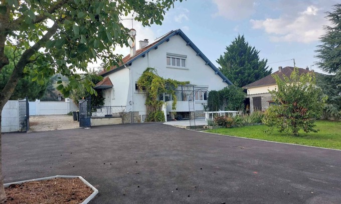 Gland Casa | Spacious house in Champagne: a bubble of relaxation for friends and family!