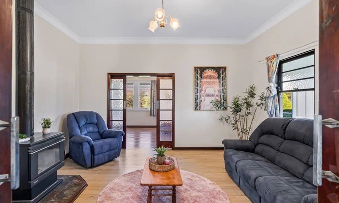 Drayton Casa | Spacious house in Drayton. Netflix, acreage Pets