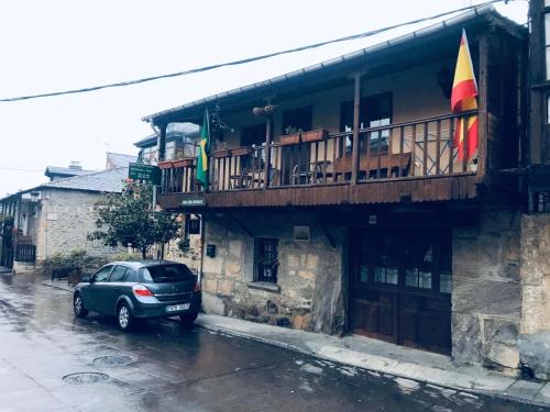 Molinaseca Casa | Spacious House in Molinaseca with Mountain View