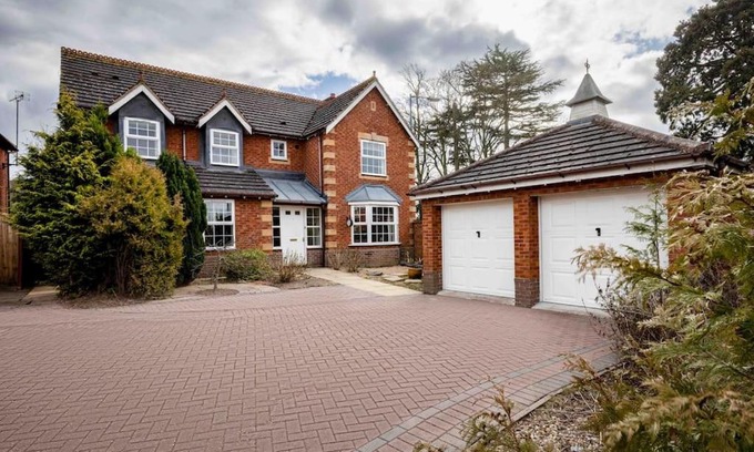 Shrewsbury Apartamento | Spacious house in quiet cul-de-sac near to Hospital