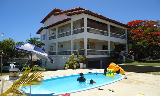Ipitanga Casa | Spacious house to gather family and friends, beach, barbecue, pool and green area