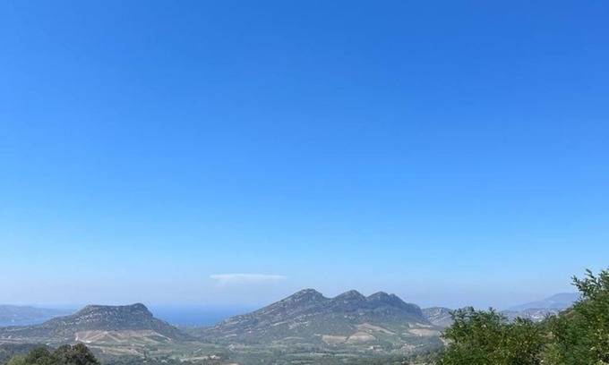 Poggio-dʼOletta Casa | Ind Casa. con impresionantes vistas al Golfo de St. Florent