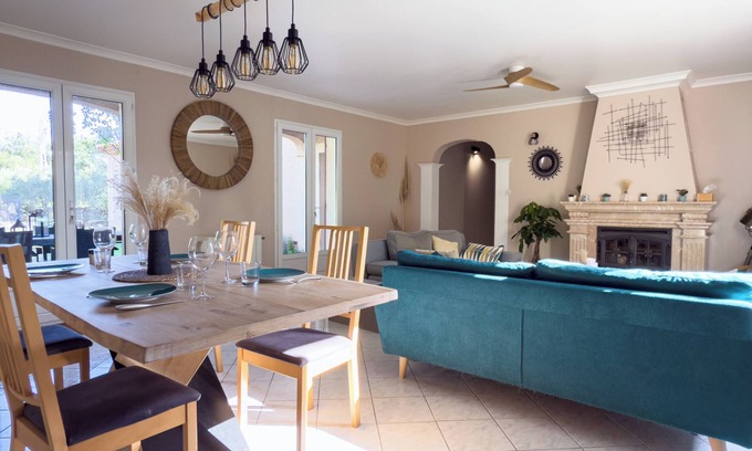 Garrigues Casa | Spacious house with large garden - close to town center and not overlooked