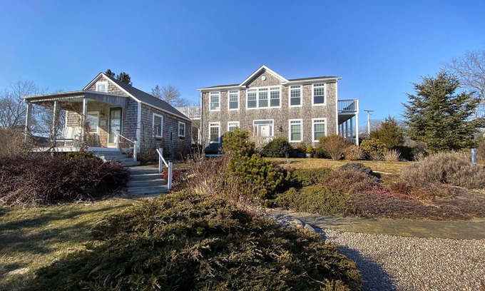 Charlestown Casa | Spacious house with water views for beach and kayak adventures