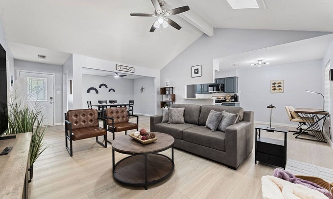 Atascocita Casa | Spacious Humble Retreat - Near IAH & Lake Houston, Sleeps 9
