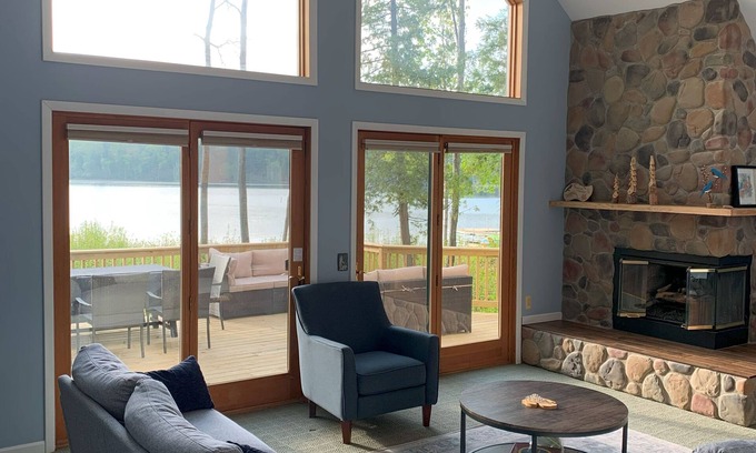 Interlochen Casa | Spacious Interlochen lakefront house with private dock and 5 bedrooms
