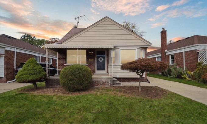 Allen Park Casa | Spacious & Inviting Home Near Detroit Attractions