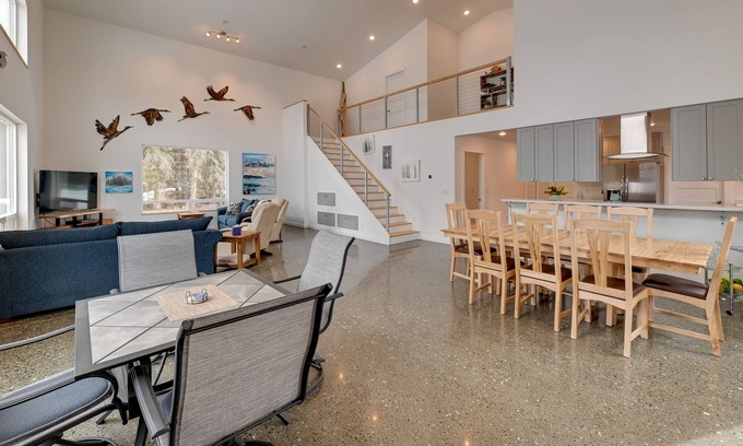 Kenai Casa | Spacious Kenai Getaway w/ Views - Walk to Beach!