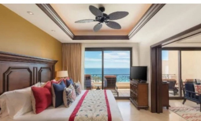 Los Cangrejos II y ÌII Otro | Spacious King Suite