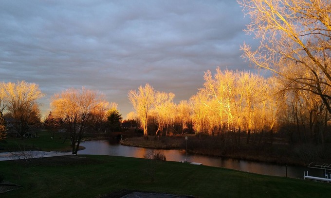 Warsaw Casa | Spacious Lake Access Property - Ideal Corporate Housing